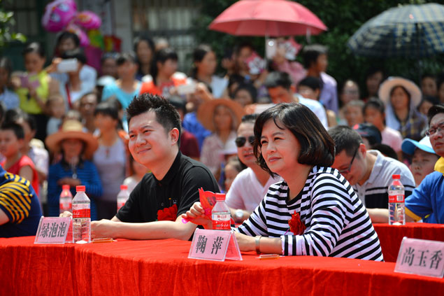 兒童家具-松堡王國關(guān)愛留守兒童瑞金行 兒童家具-松堡王國關(guān)愛留守兒童瑞金行