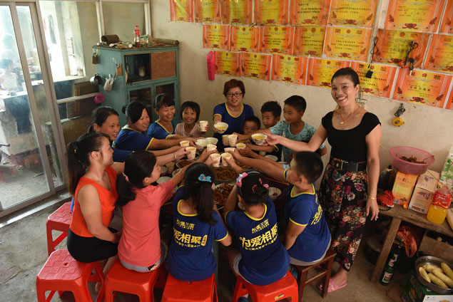 兒童家具-松堡王國關(guān)愛留守兒童瑞金行 兒童家具-松堡王國關(guān)愛留守兒童瑞金行