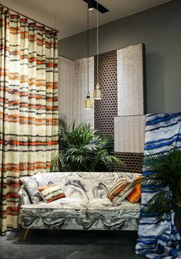 多題材、多品類(lèi)、多異業(yè)賦能煥新下的百花齊放