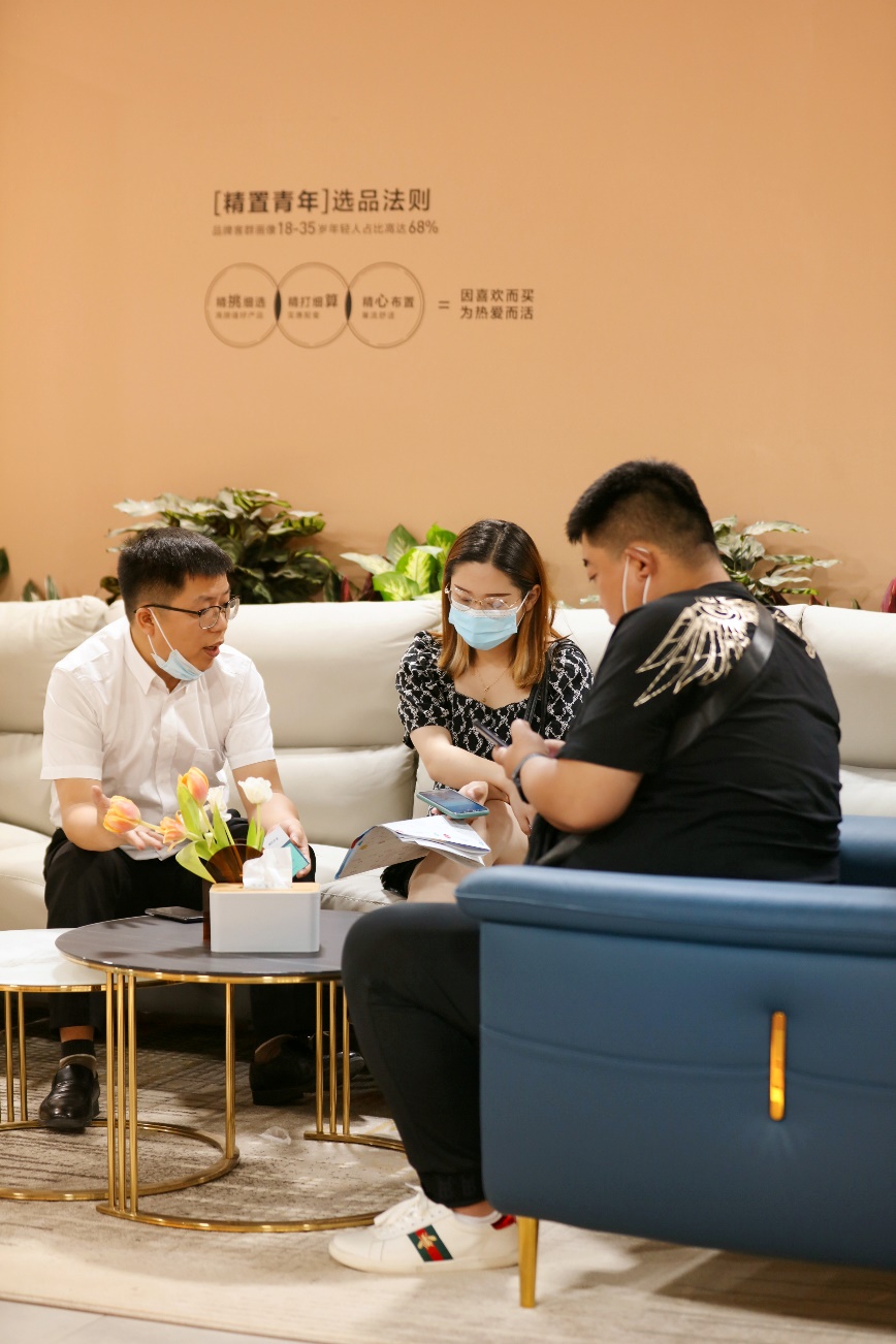 P:\06 品牌部\01 品牌戰(zhàn)略部\08-品牌公關(guān)\2021年\月度公關(guān)內(nèi)容\7月\稿件5 林氏木業(yè)首秀中國建博會，綜合新業(yè)態(tài)熱浪來襲\配圖\df9f1a17ff6d2fad00434c9a0c3f3d94_.jpg